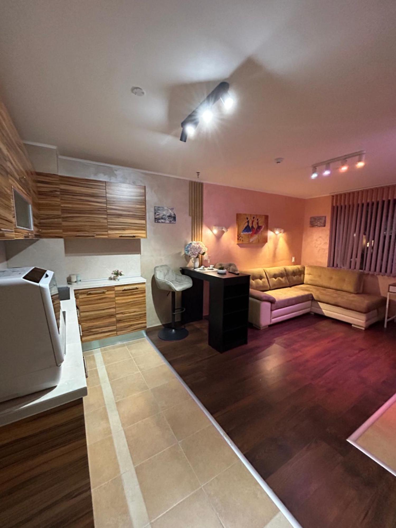 2-Bedroom, 2-Bathroom With Fireplace And Garden At Winslow Infinity Bansko Exterior foto