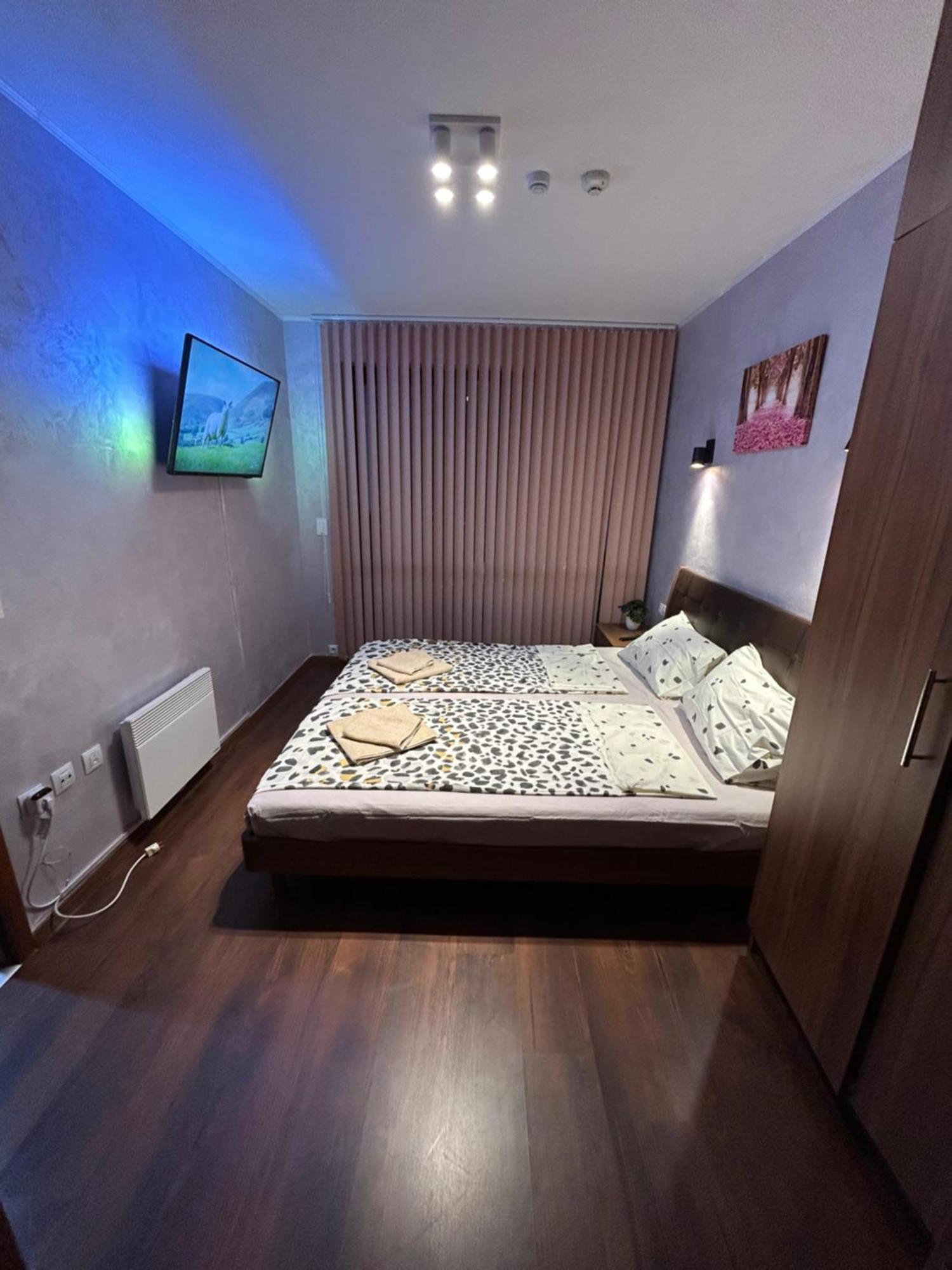 2-Bedroom, 2-Bathroom With Fireplace And Garden At Winslow Infinity Bansko Exterior foto