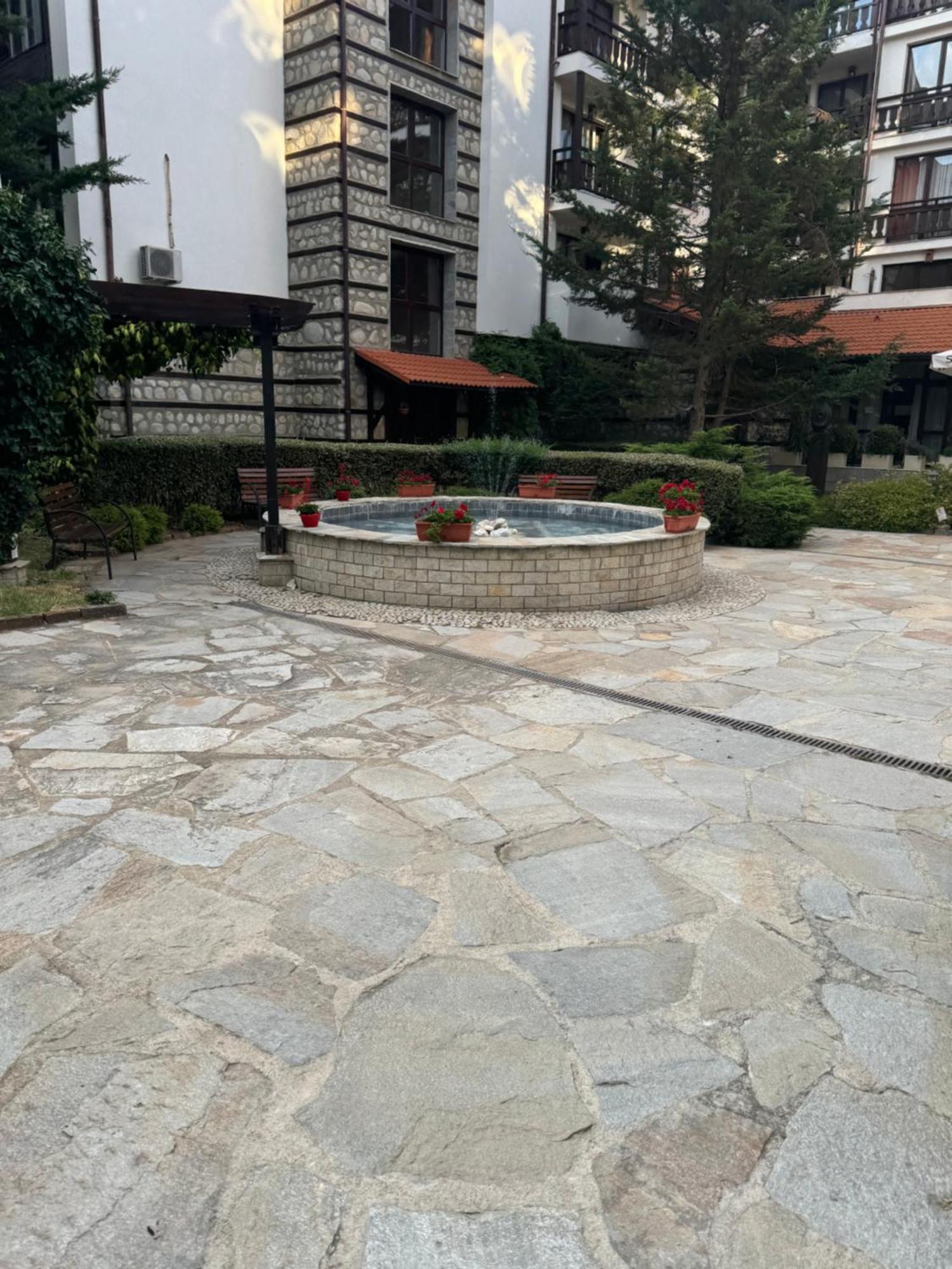 2-Bedroom, 2-Bathroom With Fireplace And Garden At Winslow Infinity Bansko Exterior foto